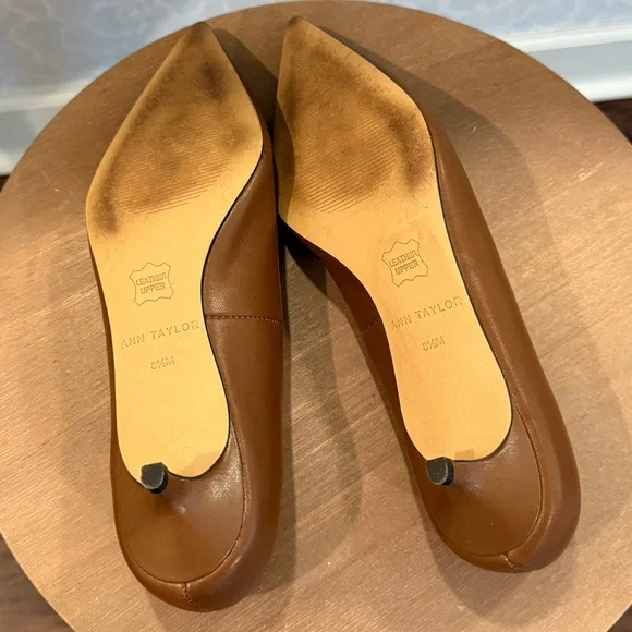 Ann Taylor Brown Leather Kitten Heels - Picture 7 of 7